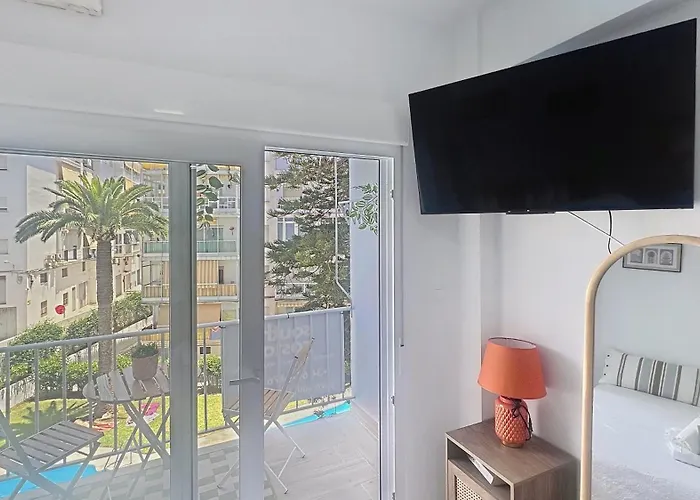 Appartement Side With Pool By South Costa *