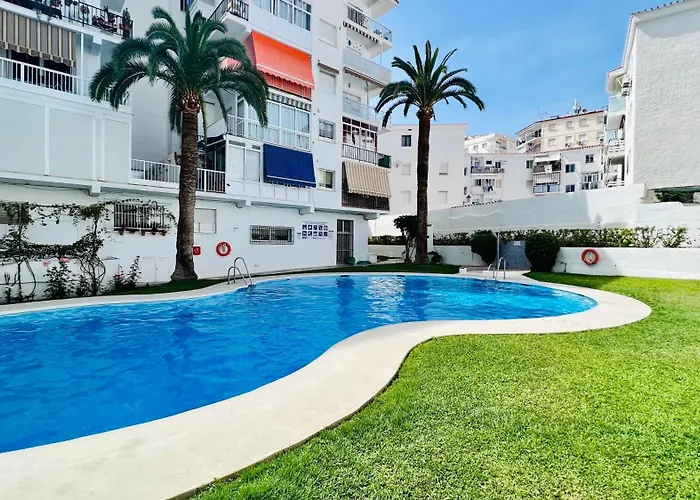Appartement Side With Pool By South Costa